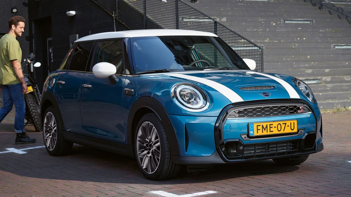 The New MINI 5 Door – model comparison